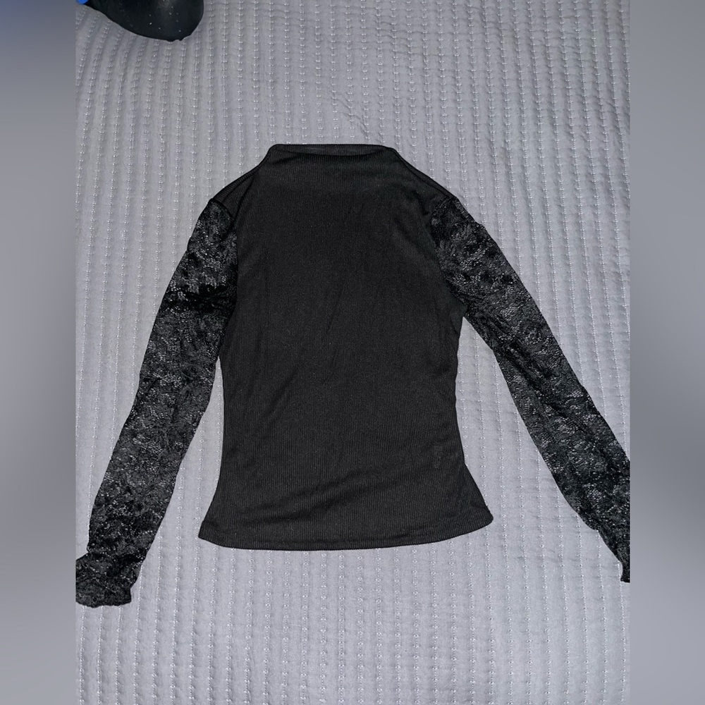 SHEIN black lace sleeved shirt - never worn- GREAT condition- Size Small